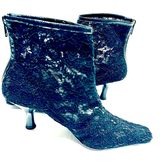 Lace sock booties 6M - Picture 2 of 8